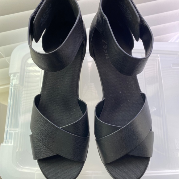 Naturalizer wedge sandals - new - Picture 5 of 6